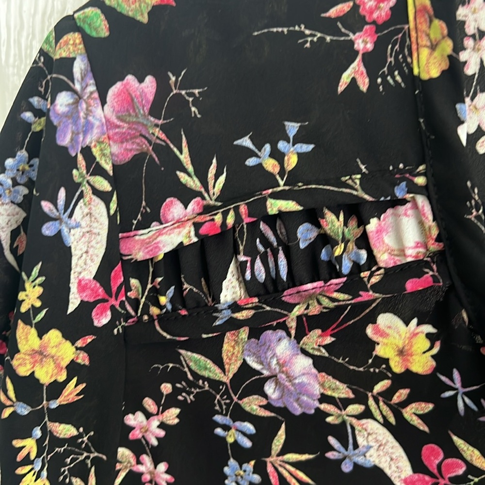 NWT Pleione Floral top Size Large - Picture 7 of 7